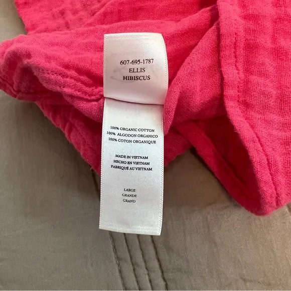 Rails Women’s Hibiscus Pink Button Down Shirt - Picture 4 of 6